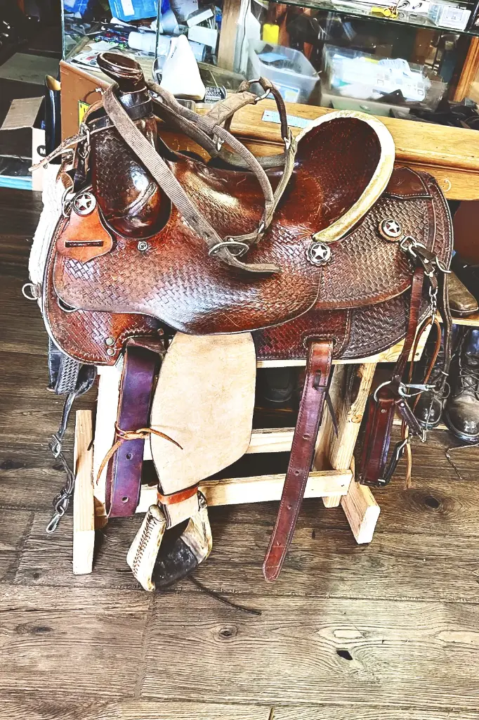 Saddle, Circle Y